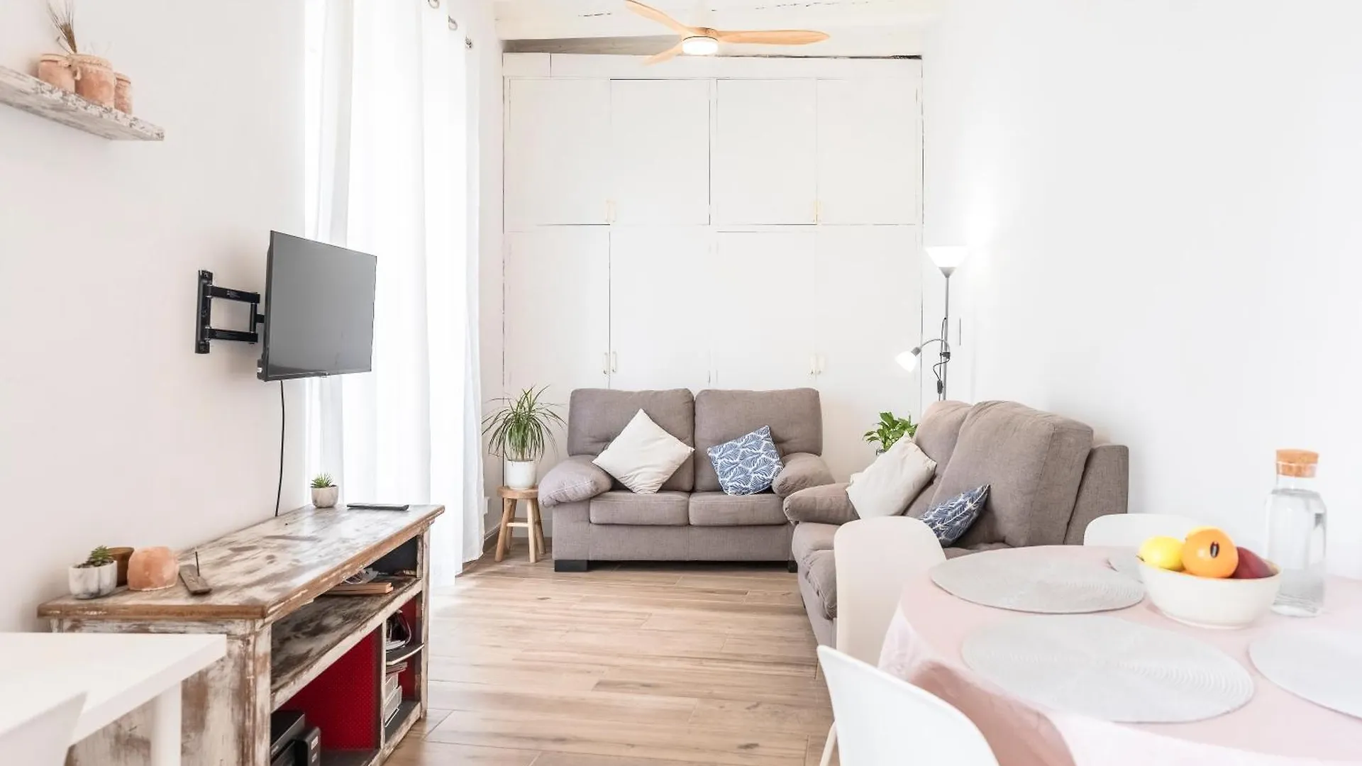 Family Friendly Appartment Sea View Next To Beach Tarragona Apartment