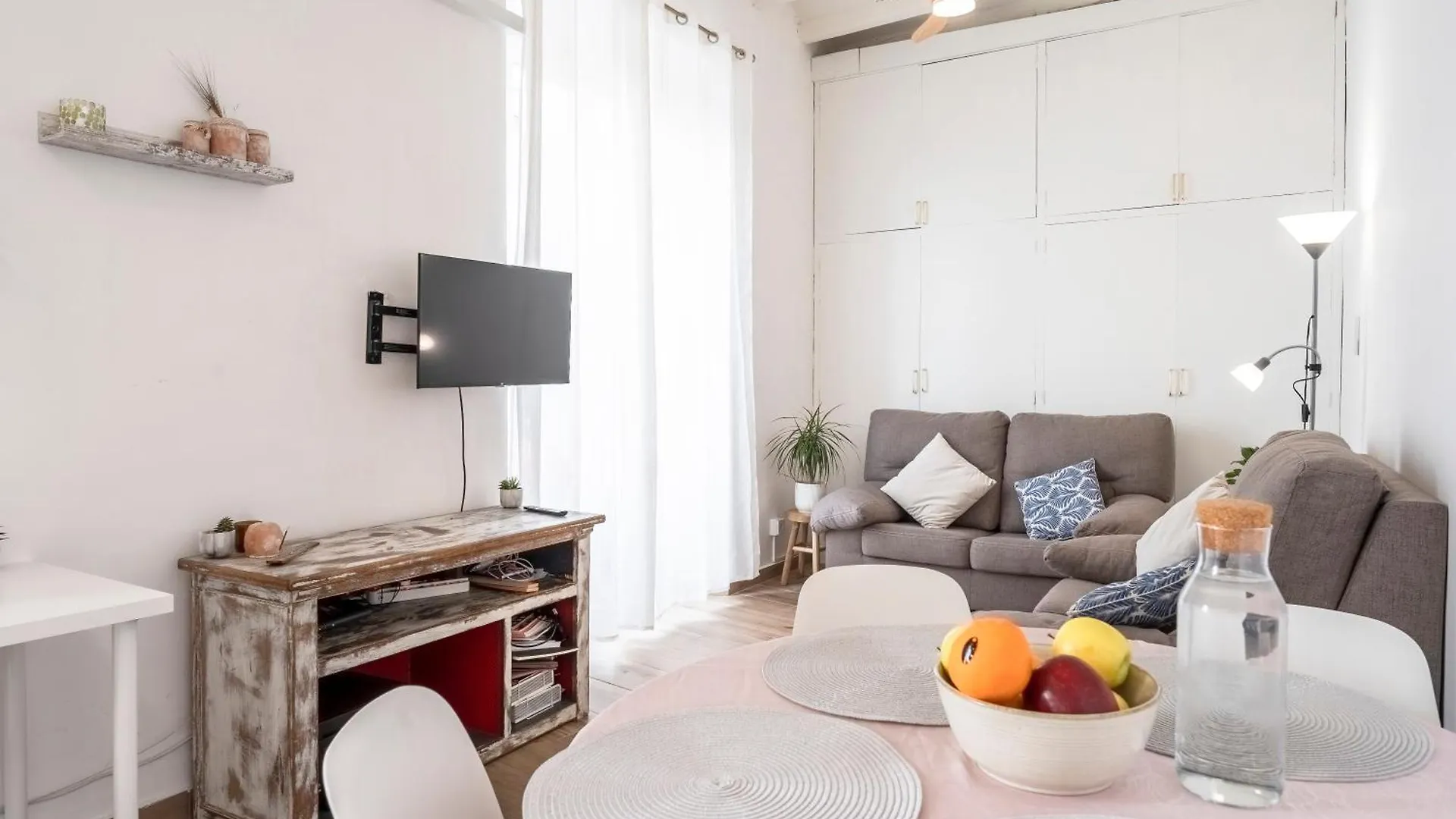Family Friendly Appartment Sea View Next To Beach Tarragona Apartment